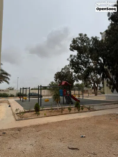 شقة ارضيه للبيع في قاريونس 2