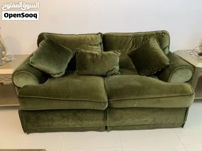 طقم مخمل مجلس كامل مع طاولات 4