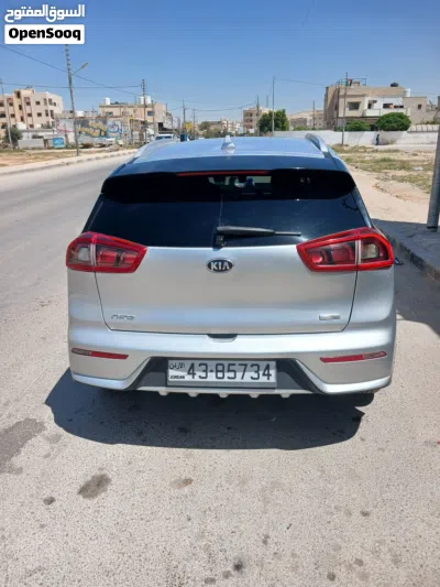 Kia Niro EX 4