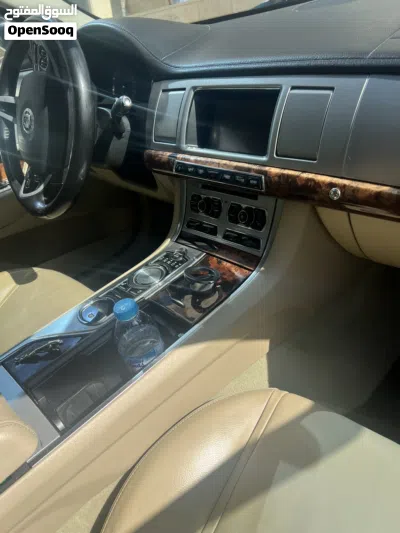 جاكوار XF Luxury 3