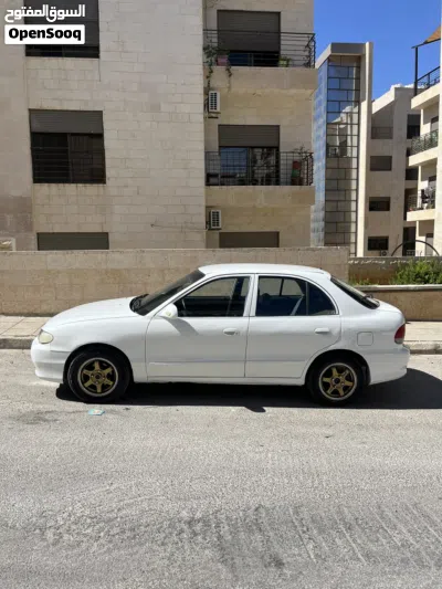 Hyundai Accent Standard 3