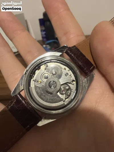 ساعة seiko 5 موديل الثمانينات بحالة جيدة جدا خدوش بسيطة لاكن الساعة حالتها منيحة تعمل بشكل ممتاز 3