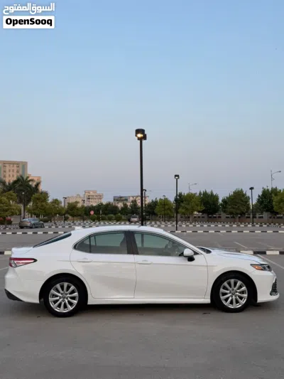 Toyota Camry LE 4