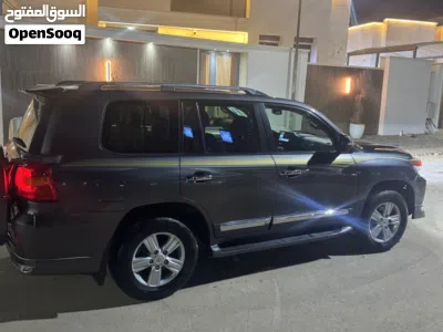 Toyota Land Cruiser GXR 4