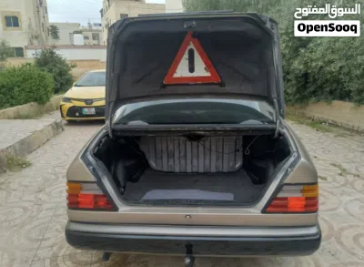 Mercedes Benz E-Class E 200 4