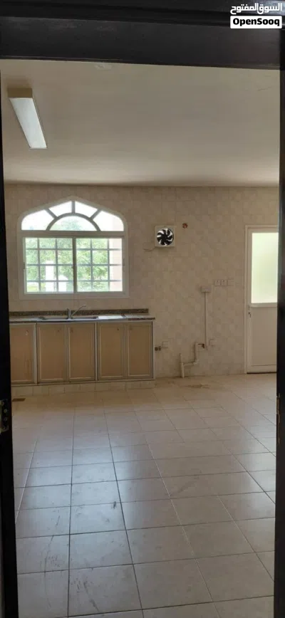 Villa for rent, three rooms, three bathrooms, 2 kitchens فلا في مدينة السلطان قابوس الايجار 320 2