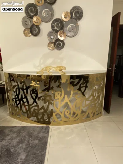 كونسول نحاس محفور بالكامل بالخط العربي مفرغ يدوي تحفه فنيه للمدخل والضيافه حجم كبير جديد غير مستخدم 4