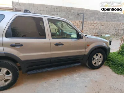 Ford Maverick XLT 2
