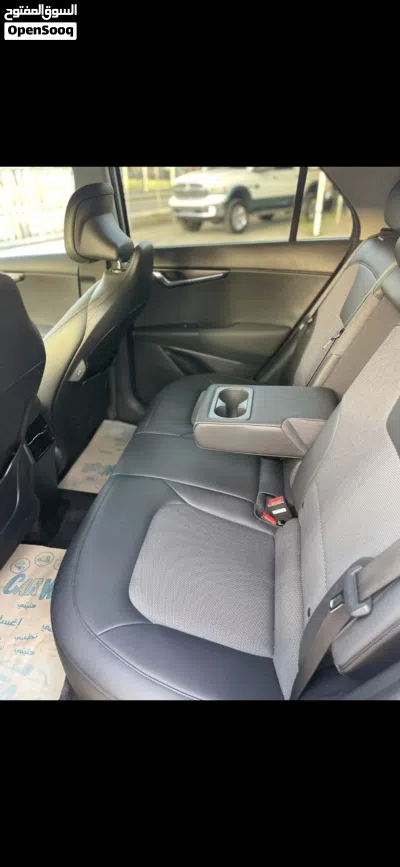 Kia Niro EX Touring 3