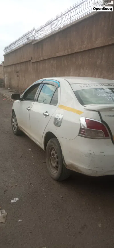 Toyota Yaris E 3