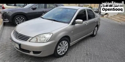 Mitsubishi Lancer GLS 2