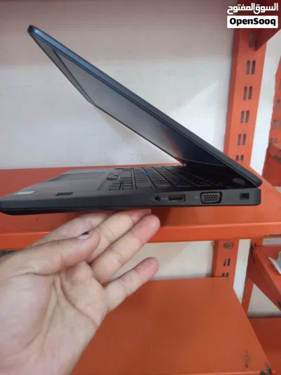 المعالج كور اي 5 الجيل 7. الهارد 256 ssd . الرام 8 ddr4 حجم الشاشة 14 2