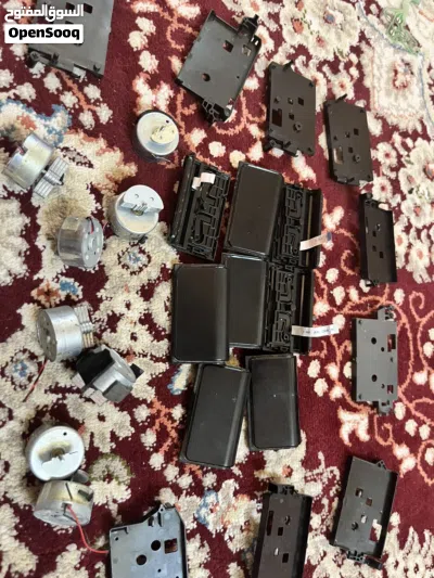قطع غيار أجهزه بلستيشن4جميع القطع متوفره الأصلي والغير اصلي وبأقل الأسعار يوجد مثل الأزرار والقطع 3