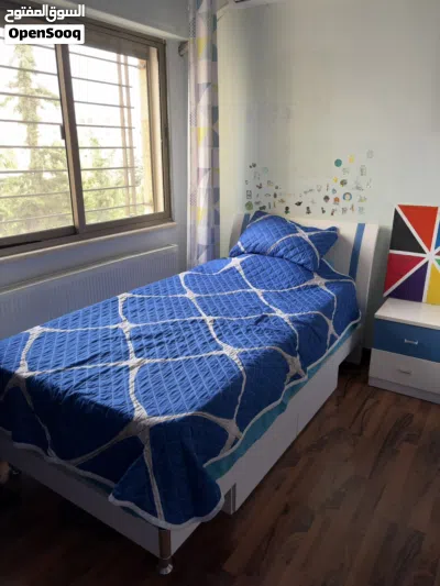 طقم غرفة نوم مودرن + تخت إضافي (مفكك) - حالة ممتازة Complete Bedroom Set & Additional Bed 2