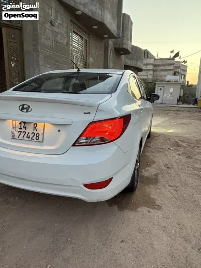 Hyundai Accent SE 2