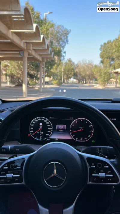 مرسيدس بنز الفئة-E E 300 2
