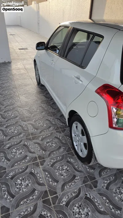 Suzuki Swift Standard 3