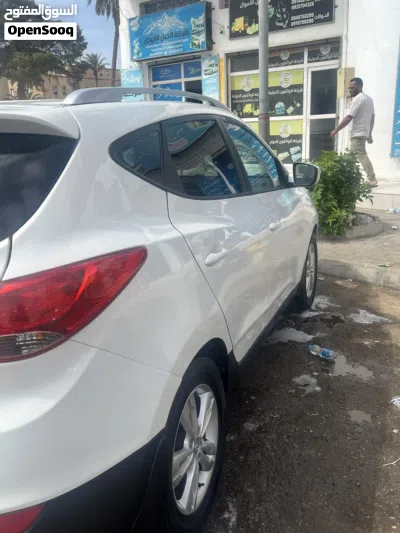 Hyundai Tucson GL 4