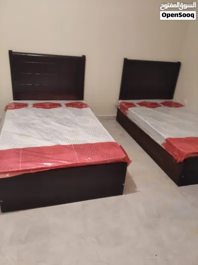 سراير سحاره وسرير خشب زين احمر شرايح 3