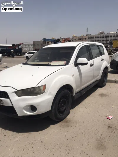 Mitsubishi Outlander GLX 2