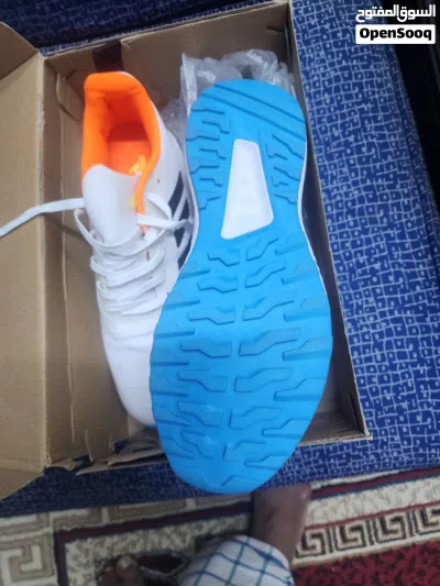 Orignal adidas shoe for sale new unused with box size 42. 4