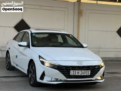 Hyundai Elantra Standard 3