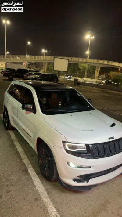 Jeep Grand Cherokee SRT 8 4