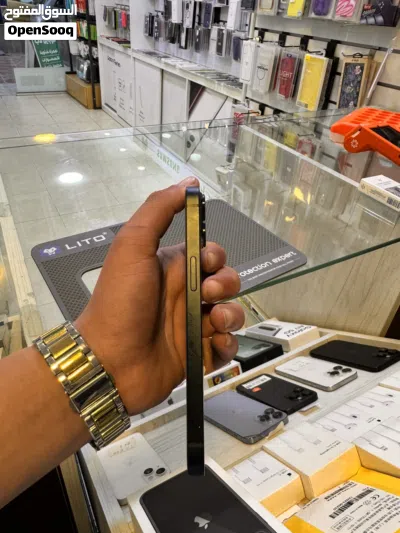 ايفون 13 عادي 4
