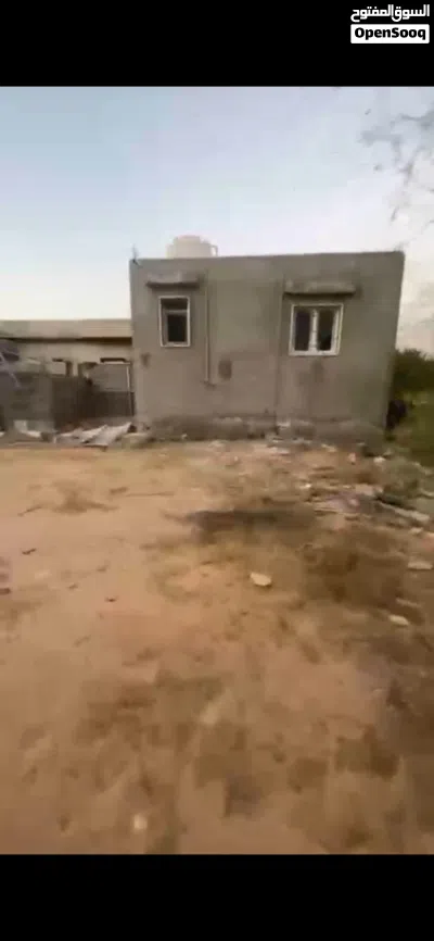 قطعة ارض بها استوديو 2