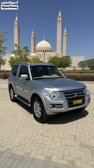 Mitsubishi Pajero GLS 2