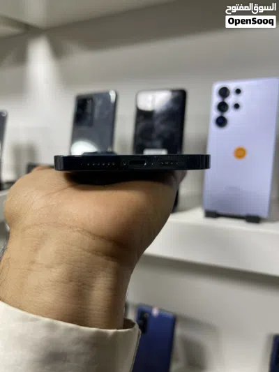 ايفون 12برو ماكس 256G رسمي ولا مغير قطعه نضيييييييف مضمون فقط 310$ او يمني 165000 3