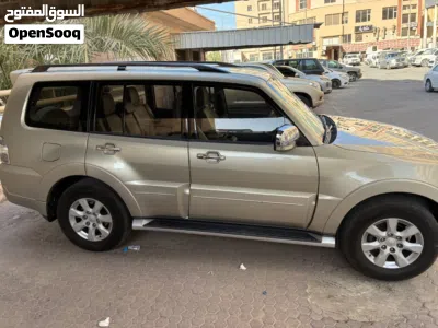 Mitsubishi Pajero GLS 2