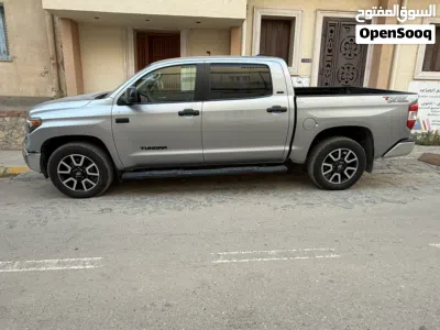 Toyota Tundra SR5 3