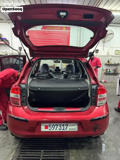 Nissan Micra Standard 2