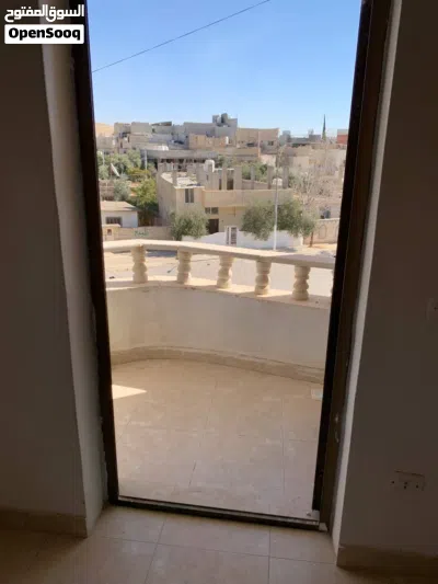 شقه للبيع الزرقاء الهاشميه قرب الكندري 3
