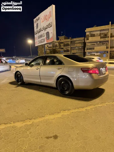 تويوتا كامري LE 2