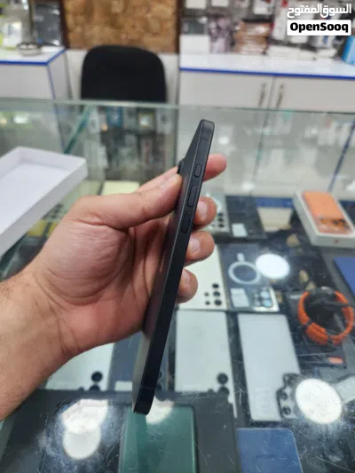 iPhone 16 plus بحالة الجديد بسعر مميز جدا 3