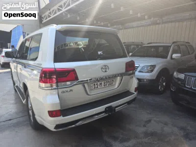 Toyota Land Cruiser GXR 4