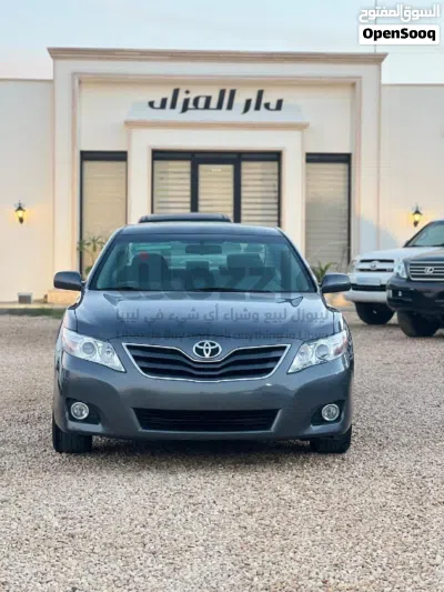 Toyota Camry XLE 2