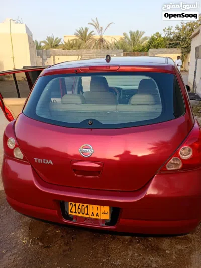 Nissan Tiida 4