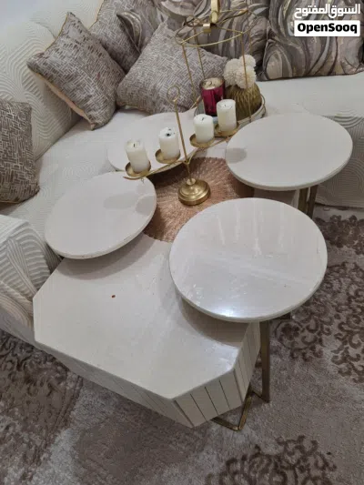 طاولة متوسطة وسط الصالة 2