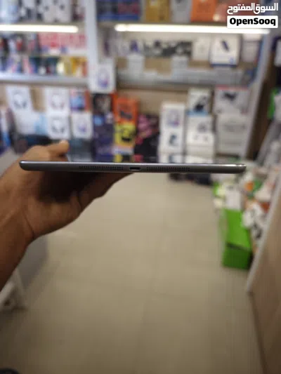 ايباد اير 2 نضيف خبش لا وبسعر ممتاز 2