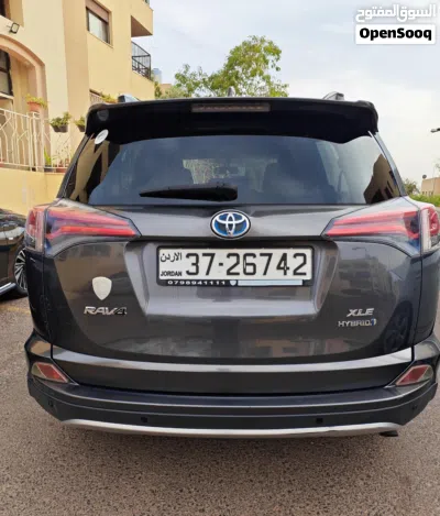 Toyota RAV 4 XLE 2
