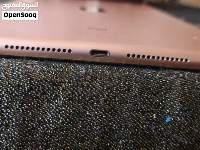 iPad 8بحالة جيدة جهاز نضيف استخدام الجهاز ما دخل محل صيانة نهائيالخفيف جدا 3