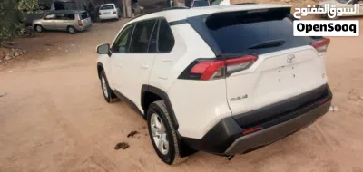 Toyota RAV 4 XLE 3