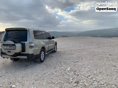 Mitsubishi Pajero GLS 4