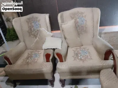 طقم كنب للبيع بحالة جيدة 2