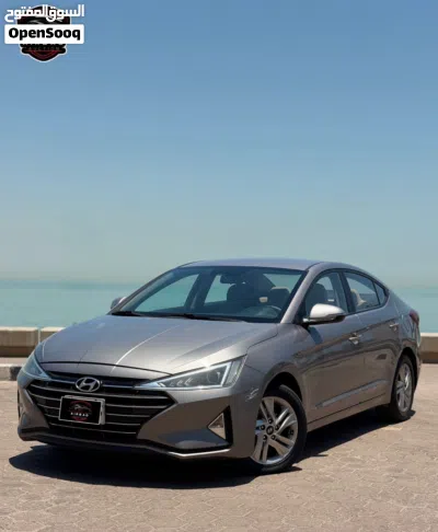 Hyundai Elantra Standard 3