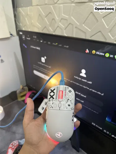 ماوس ابيض شغال %100 مستعمل استعمال خفيف والماوس مريح وخفيف وسلكي عل شكل خرافي من دون شاحن وخفيف للعب 2