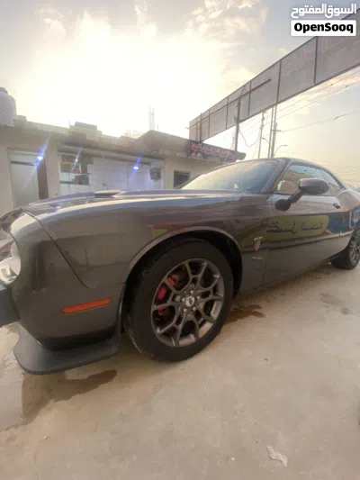 Dodge Challenger SXT Plus 4